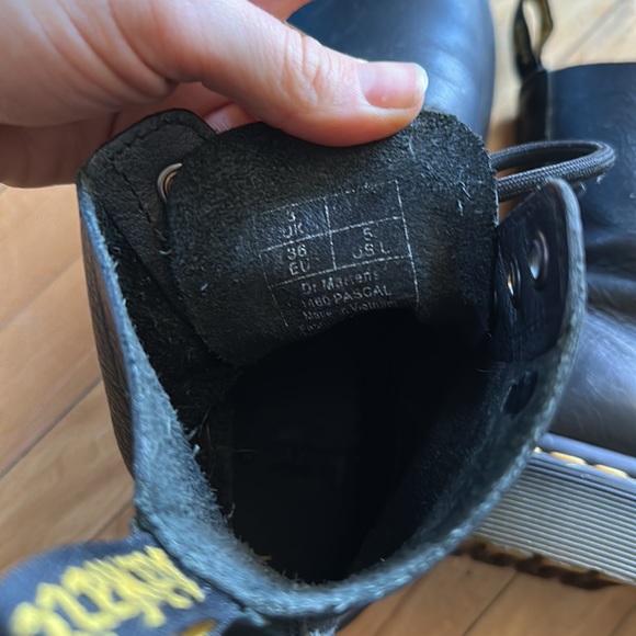 Dr. Martens 1460 Pascal boots - Picture 4 of 5
